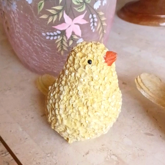 Bird figurines- resin set of 2 - floral design on birds - yellow. Valeri Parhill - Picture 5 of 15